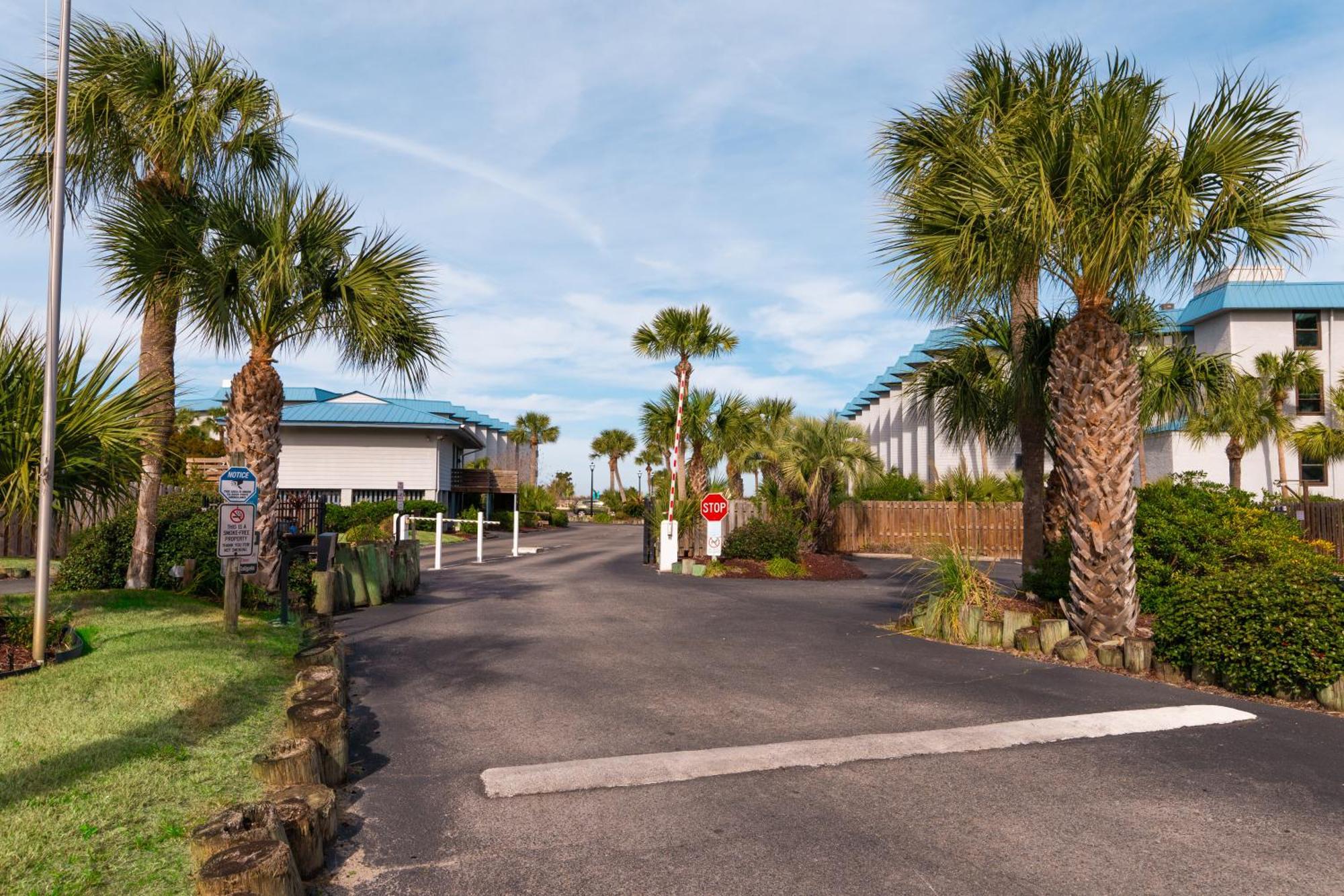 Private Balcony - Beach - Pool And Pickleball タイビーアイランド エクステリア 写真
